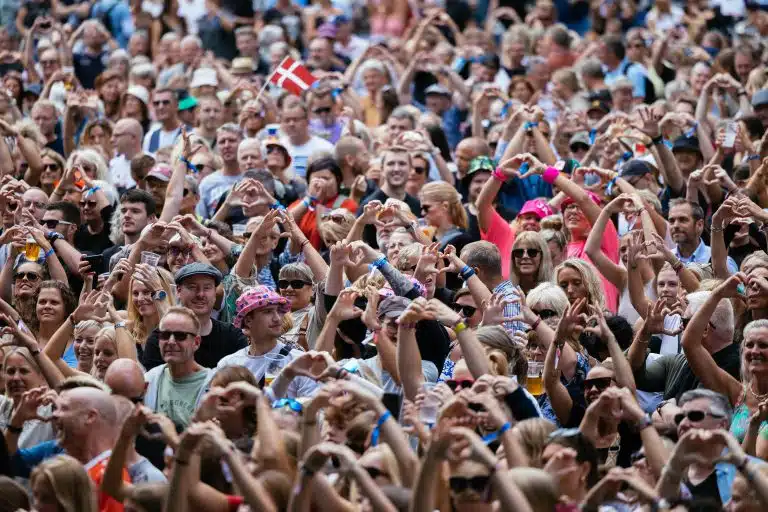 VARM OP TIL FREDAGENS PROGRAM: D-A-D, LUKAS GRAHAM OG GILI