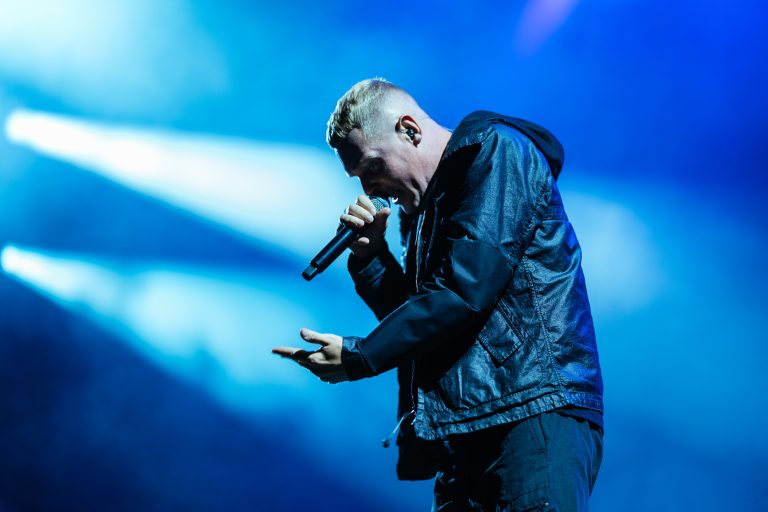 VARM OP TIL LØRDAGENS PROGRAM: Christopher, The Minds of 99 og Hugorm